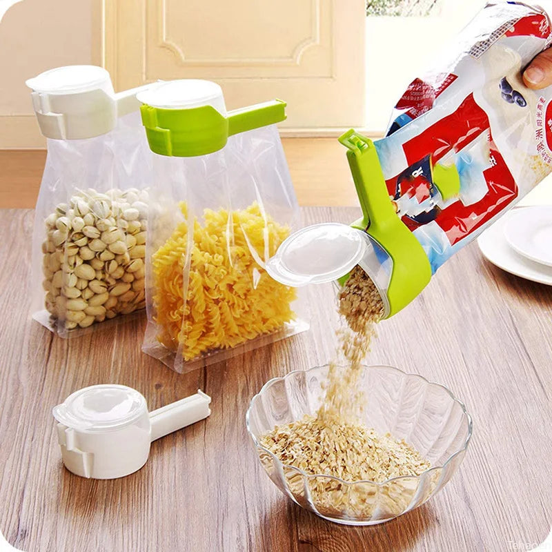 SnapPour™ Sealing Clip and Pour