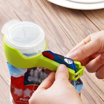 SnapPour™ 4pk Sealing Clip and Pour