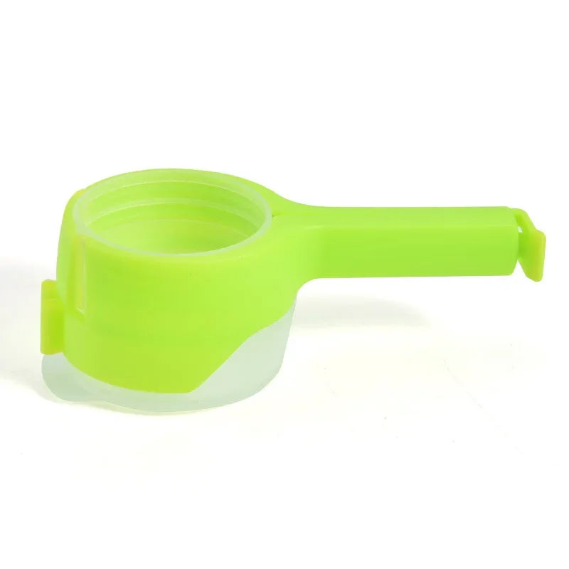 SnapPour™ Sealing Clip and Pour